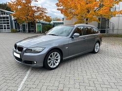 Grau Gebraucht 2012 BMW 320 Sport Line Kombi | 9.300 € (Guter Preis)