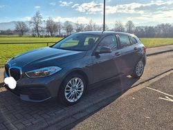 Grau Gebraucht 2020 BMW 118 Kleinwagen | 18.200 € (Fairer Preis)