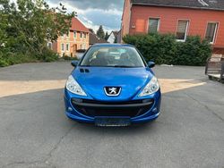 Blau Gebraucht 2009 Peugeot 206+ Basis Kleinwagen | 2.700 € (Fairer Preis)