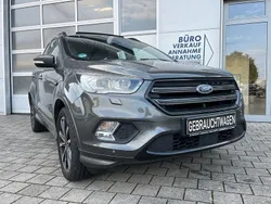 Grau Gebraucht 2018 Ford Kuga ST-Line SUV | 11.790 € (Guter Preis)