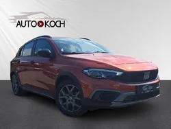 Orange Gebraucht 2021 Fiat Tipo Cross Limousine | 16.790 € (Etwas zu teuer)