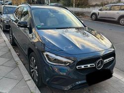 Blau Gebraucht 2021 Mercedes GLA200 SUV | 32.450 € (Guter Preis)