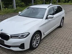 Weiß Gebraucht 2022 BMW 520 Sport Line Kombi | 34.400 € (Fairer Preis)