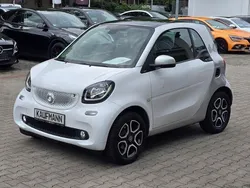 Weiß Gebraucht 2016 Smart ForTwo Coupé Kleinwagen | 12.680 € (Fairer Preis)