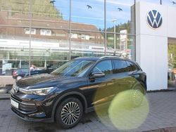 Deep black perleffekt Gebraucht 2024 VW Tiguan Life SUV | 32.390 € (Fairer Preis)