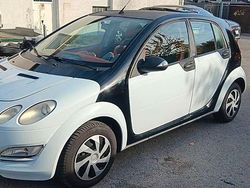 Schwarz Gebraucht 2005 Smart ForFour Kleinwagen | 2.280 € (Fairer Preis)
