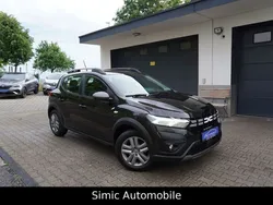 Schwarz Gebraucht 2023 Dacia Sandero Expression Kleinwagen | 13.999 € (Guter Preis)