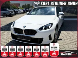 Alpinweiss iii Gebraucht 2024 BMW 120 Shadowline Kleinwagen | 28.980 €