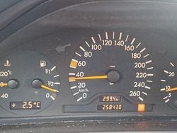 Blau Gebraucht 1999 Mercedes CLK230 Elegance Coupé | 1.000 € (Guter Preis)