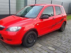 Rot Gebraucht 2005 Mazda 2 Kleinwagen | 900 €