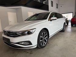 Weiß Gebraucht 2023 VW Passat Elegance Kombi | 22.750 € (Etwas zu teuer)