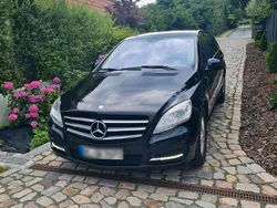 Schwarz Gebraucht 2011 Mercedes R350 Van / Kleinbus | 9.300 € (Fairer Preis)