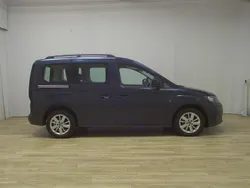 Blau Gebraucht 2021 VW Caddy Life Van / Kleinbus | 16.780 € (Teuer)
