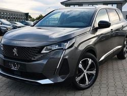 Grau Gebraucht 2021 Peugeot 5008 GT-line Van / Kleinbus | 22.491 € (Fairer Preis)