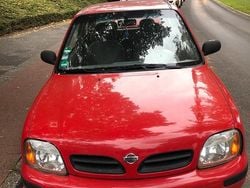 Rot Gebraucht 2001 Nissan Micra Kleinwagen | 755 €