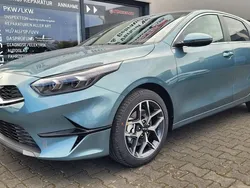 Lunar silber Neu 2024 Kia Ceed Limousine | 24.990 € (Guter Preis)