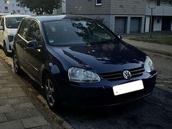 Blau Gebraucht 2005 VW Golf IV Trendline Kleinwagen | 2.400 € (Fairer Preis)