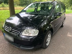Schwarz Gebraucht 2003 VW Touran Van / Kleinbus | 3.100 € (Etwas zu teuer)