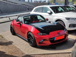 Rot Gebraucht 2017 Mazda MX5 Sports-Line Cabrio | 20.500 € (Fairer Preis)