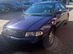 Blau Gebraucht 1996 Audi A4 Limousine | 1.690 € (Fairer Preis)