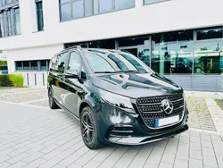 Grau Gebraucht 2024 Mercedes V300 Avantgarde Van / Kleinbus | 73.500 € (Teuer)