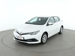 Weiß Gebraucht 2016 Toyota Auris Cool Limousine | 10.230 € (Fairer Preis)