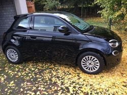 Schwarz Gebraucht 2024 Fiat 500e Limousine | 18.600 € (Superpreis)
