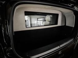 Schwarz Gebraucht 2024 Mercedes V300 Van / Kleinbus | 448.630 €