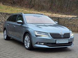 Grau Gebraucht 2015 Skoda Superb LAURIN & KLEMENT Kombi | 15.990 € (Fairer Preis)