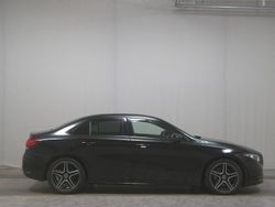 Schwarz Gebraucht 2022 Mercedes A220 AMG line Limousine | 28.480 € (Fairer Preis)