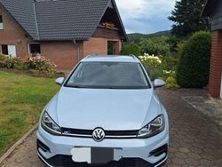 Silber Gebraucht 2018 VW Golf VII R-line Plus Kombi | 18.000 € (Etwas zu teuer)