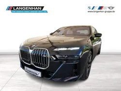 Schwarz Gebraucht 2023 BMW M760e Executive Limousine | 116.931 € (Fairer Preis)