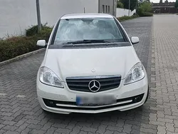 Weiß Gebraucht 2010 Mercedes A150 Avantgarde Kleinwagen | 3.500 €
