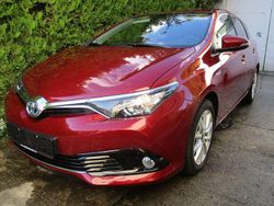Rot Gebraucht 2017 Toyota Auris Kleinwagen | 16.500 € (Fairer Preis)
