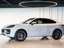 Grau Gebraucht 2024 Porsche Cayenne Chrono SUV | 108.528 €