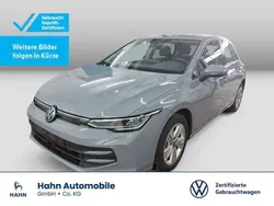 Grau Gebraucht 2024 VW Golf VIII Life Limousine | 24.530 € (Fairer Preis)