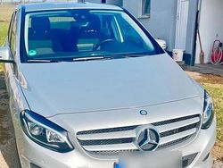 Silber Gebraucht 2015 Mercedes B200 Van / Kleinbus | 8.990 € (Guter Preis)