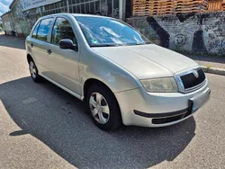 Silber Gebraucht 2002 Skoda Fabia Kleinwagen | 1.400 € (Fairer Preis)