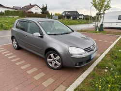 Grau Gebraucht 2009 VW Golf VI Kleinwagen | 2.999 € (Fairer Preis)