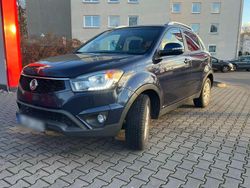 Blau Gebraucht 2016 Ssangyong (KGM) Korando SUV | 5.700 € (Teuer)
