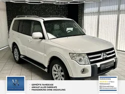 Sophiaweiß Gebraucht 2010 Mitsubishi Pajero Instyle SUV | 18.990 € (Etwas zu teuer)