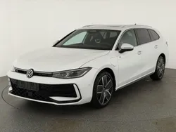 Oryx weiß perlmutteffekt Neu 2025 VW Passat R-line Kombi | 55.495 € (Superpreis)