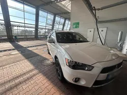 Weiß Gebraucht 2010 Mitsubishi Outlander SUV | 7.299 € (Fairer Preis)