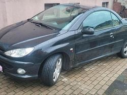 Schwarz Gebraucht 2007 Peugeot 206 CC Cabrio | 800 €