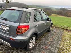 Grau Gebraucht 2011 Fiat Sedici Emotion SUV | 6.450 € (Fairer Preis)