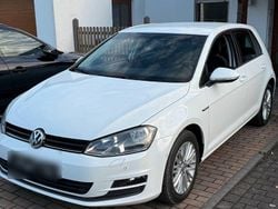 Weiß Gebraucht 2017 VW Golf VII Cup Kleinwagen | 10.500 € (Guter Preis)