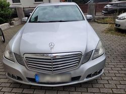 Silber Gebraucht 2009 Mercedes E200 Avantgarde Limousine | 6.000 €
