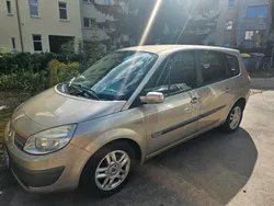 Braun Gebraucht 2006 Renault Grand Scénic II Van / Kleinbus | 2.900 €