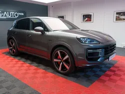 Grau Neu 2024 Porsche Cayenne Turbo E-Hybrid SUV | 177.310 €