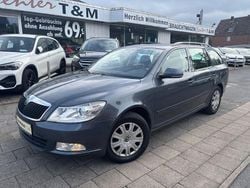 Grau Gebraucht 2010 Skoda Octavia Ambiente Kombi | 3.599 € (Superpreis)